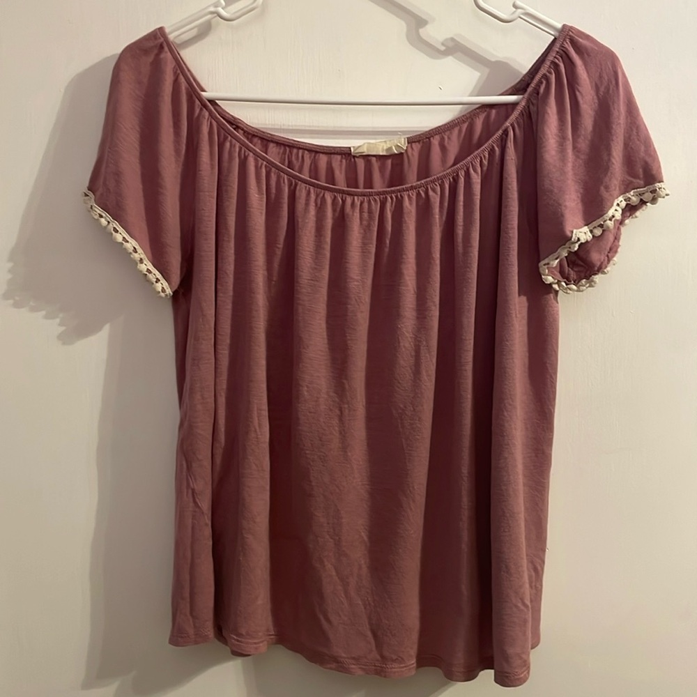 Mauve pink off the shoulder top lace trim